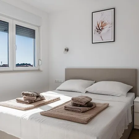 With Parking Space - 24111 דירה *