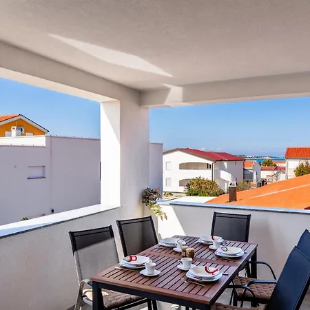 With Parking Space - 24111 דירה ויר