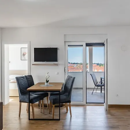 With Parking Space - 24111 דירה