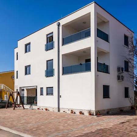 With Parking Space - 24111 דירה ויר