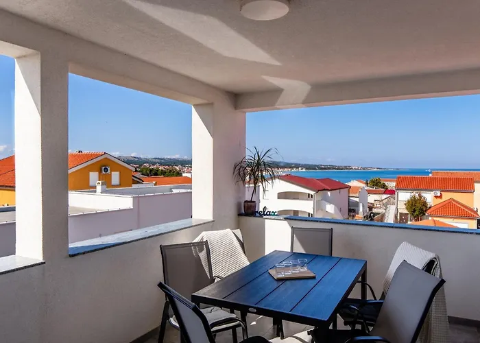 With Parking Space - 24111 Appartamento Vir