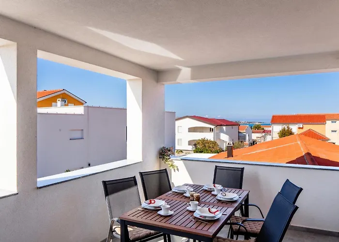 With Parking Space - 24111 Appartamento Vir