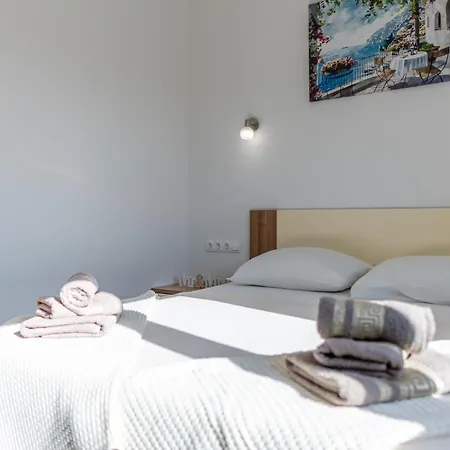 Apartment With Parking Space - 24111